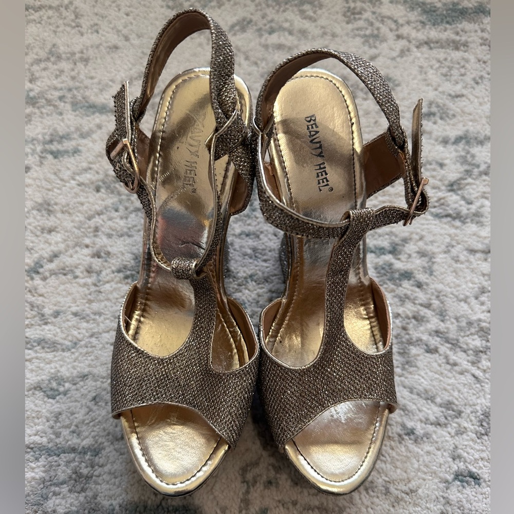 Beauty Heel Fashion Gold Wedge Size 8